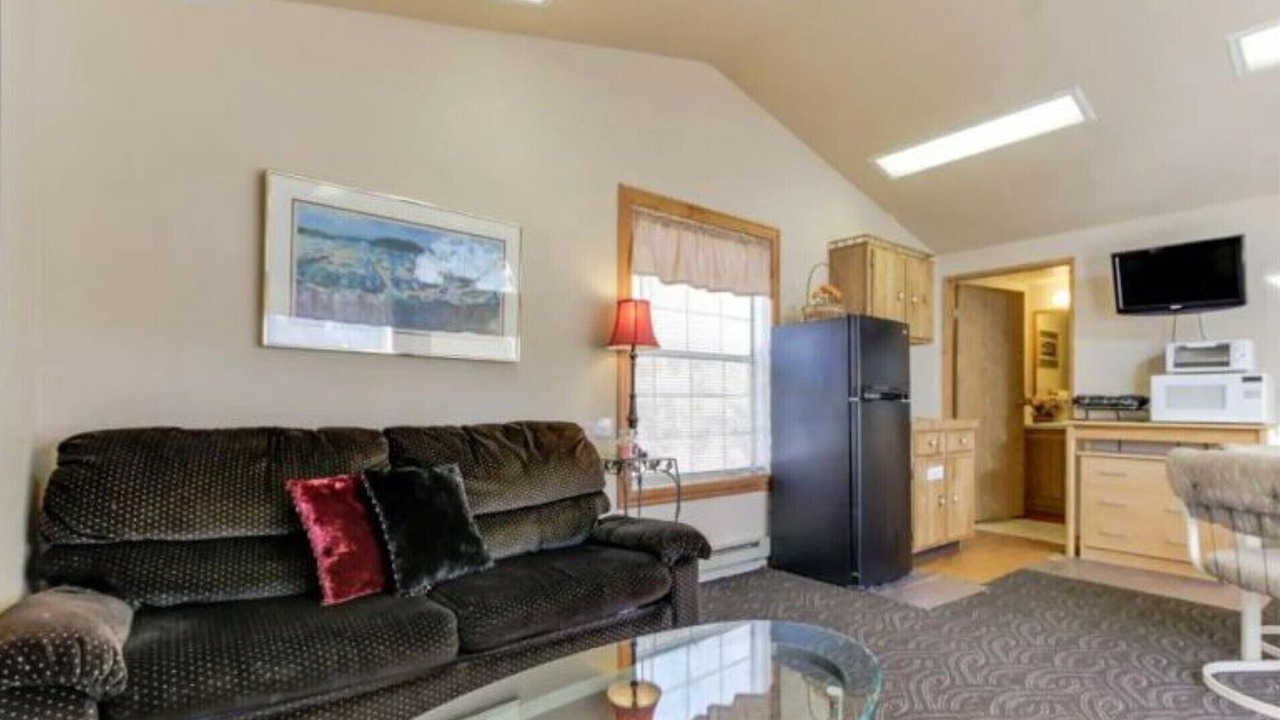 Photo of Livingroom in Bayview
