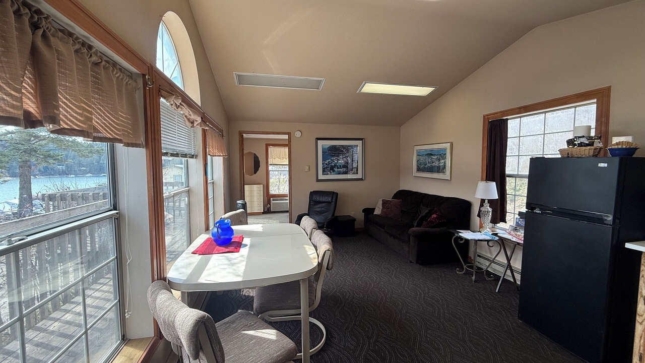 Photo of Livingroom in Bayview