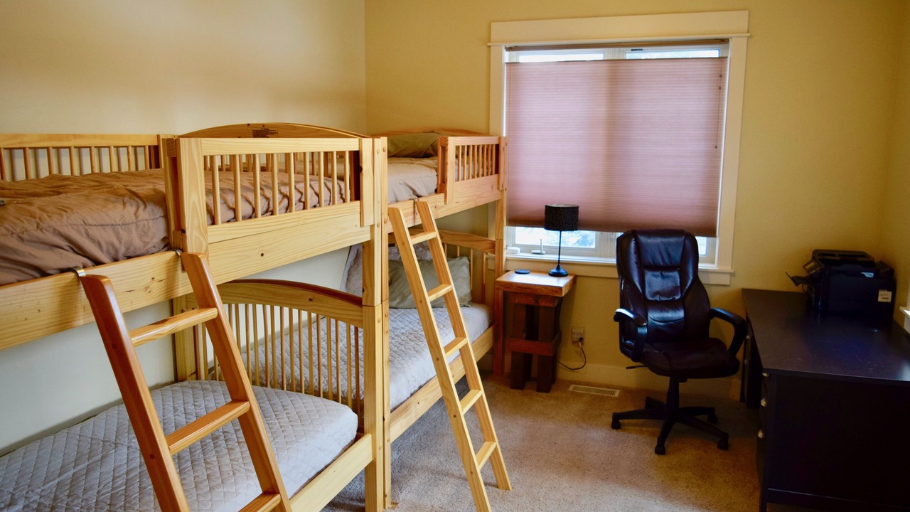 Photo of Bedroom in Victor