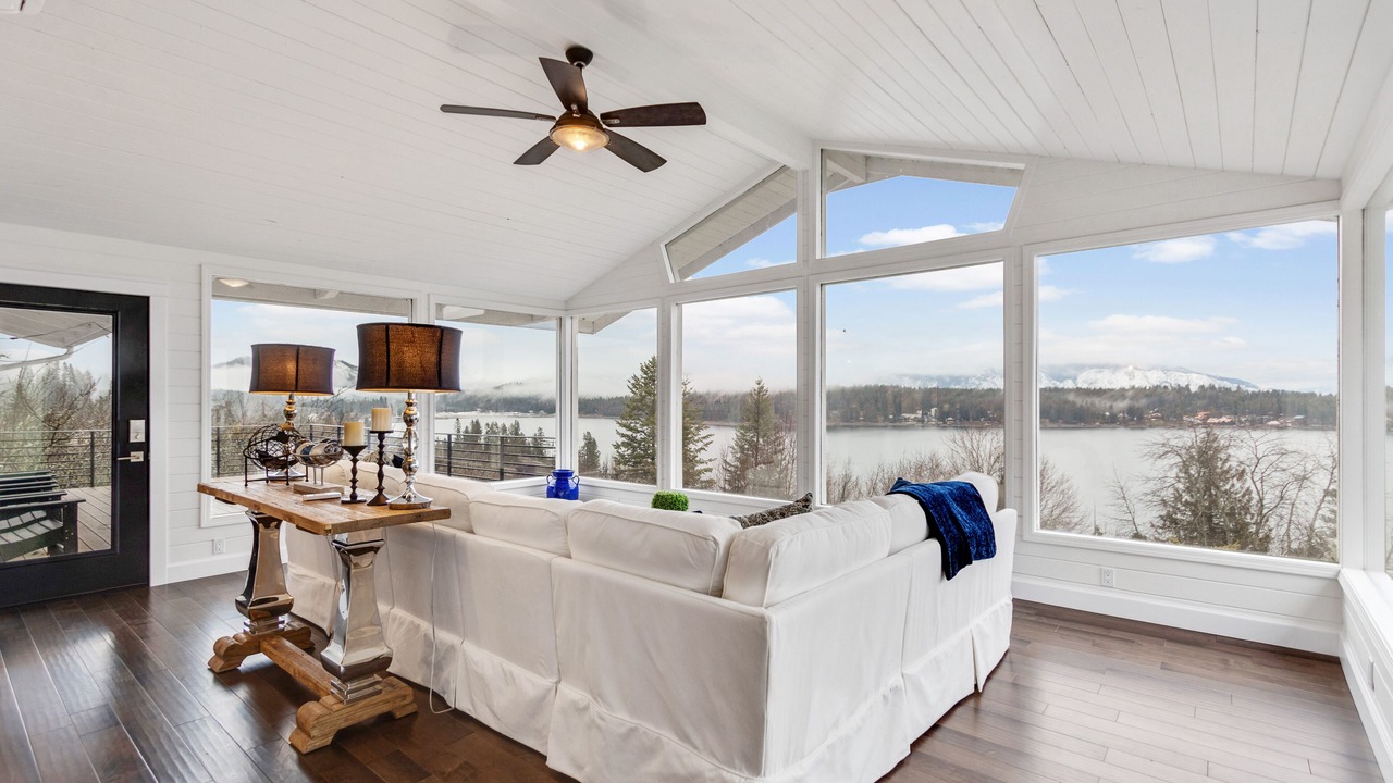 Photo of Livingroom in East Hope