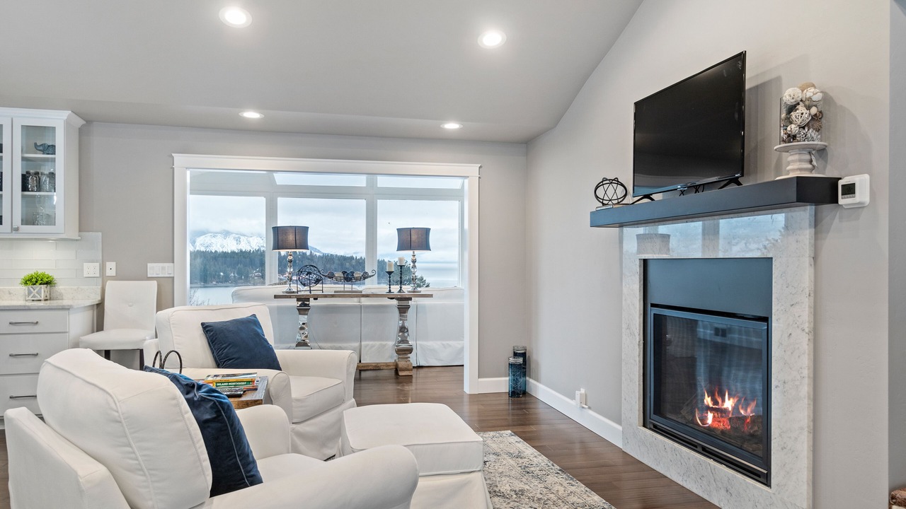 Photo of Livingroom in East Hope