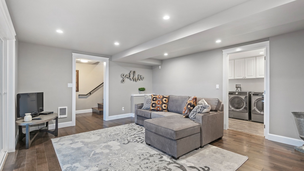 Photo of Livingroom in East Hope