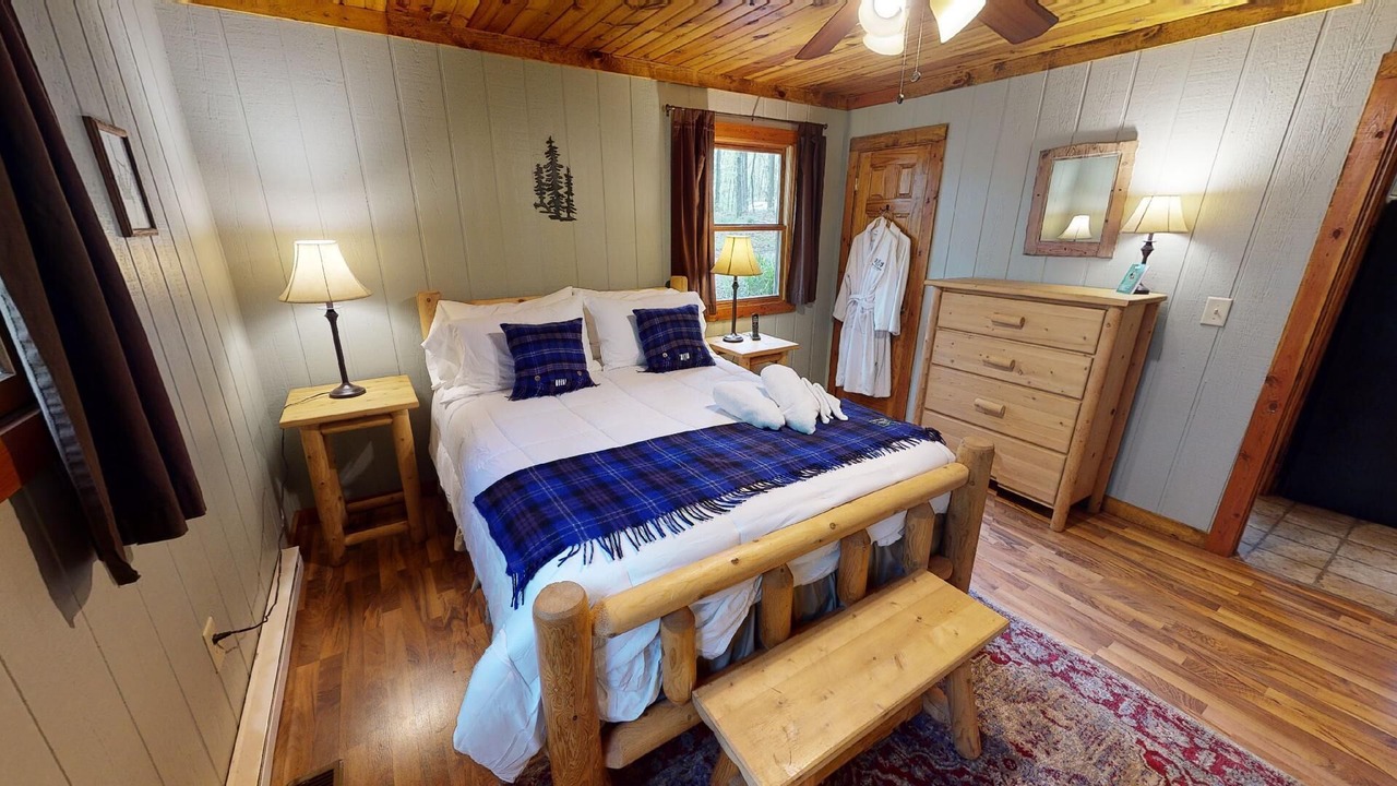 Photo of Bedroom in Laurelville