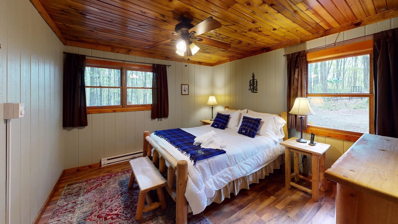 Photo of Bedroom in Laurelville