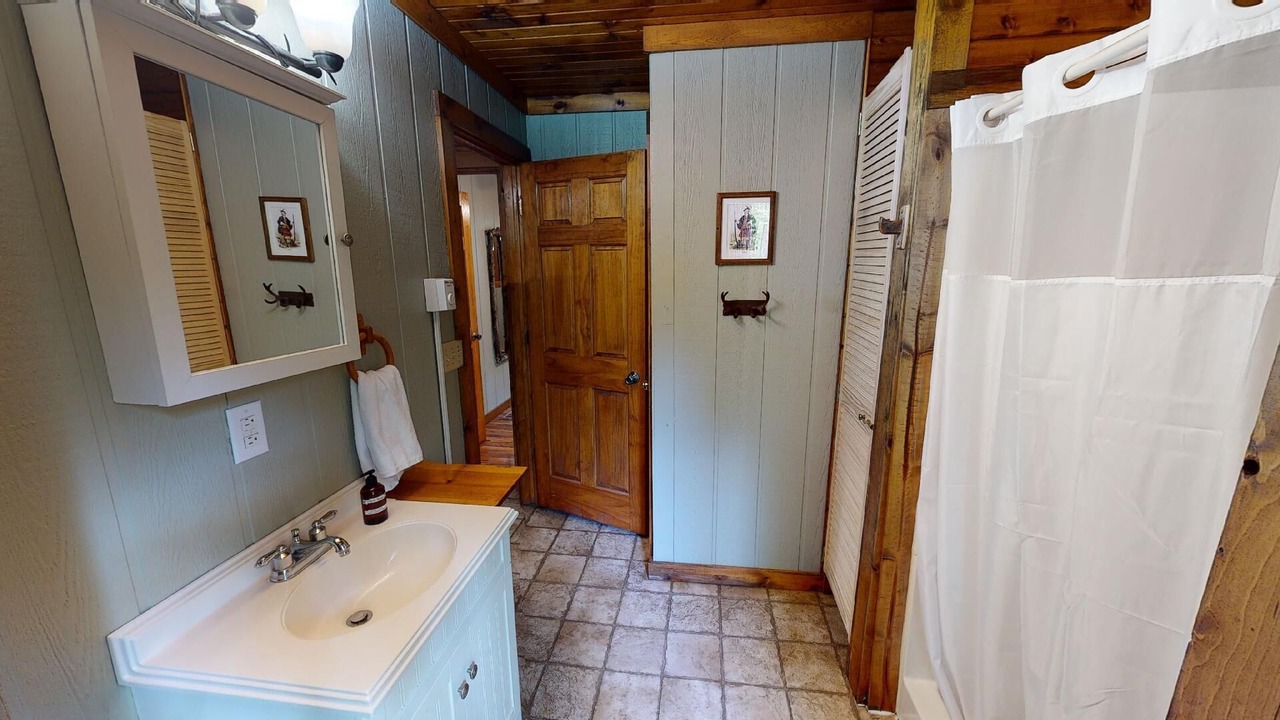 Photo of Bathroom in Laurelville