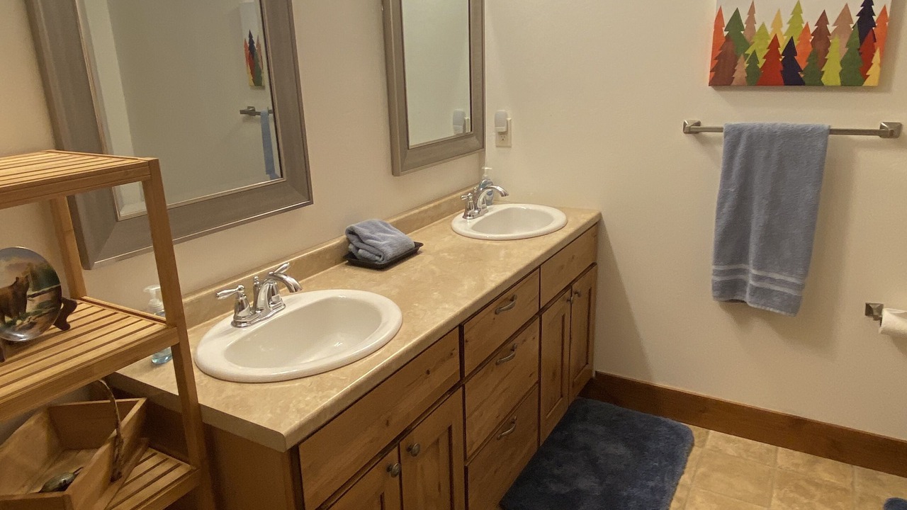 Photo of Bathroom in Gardiner