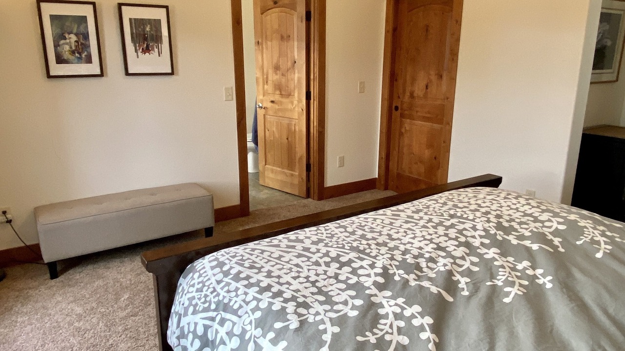 Photo of Bedroom in Gardiner