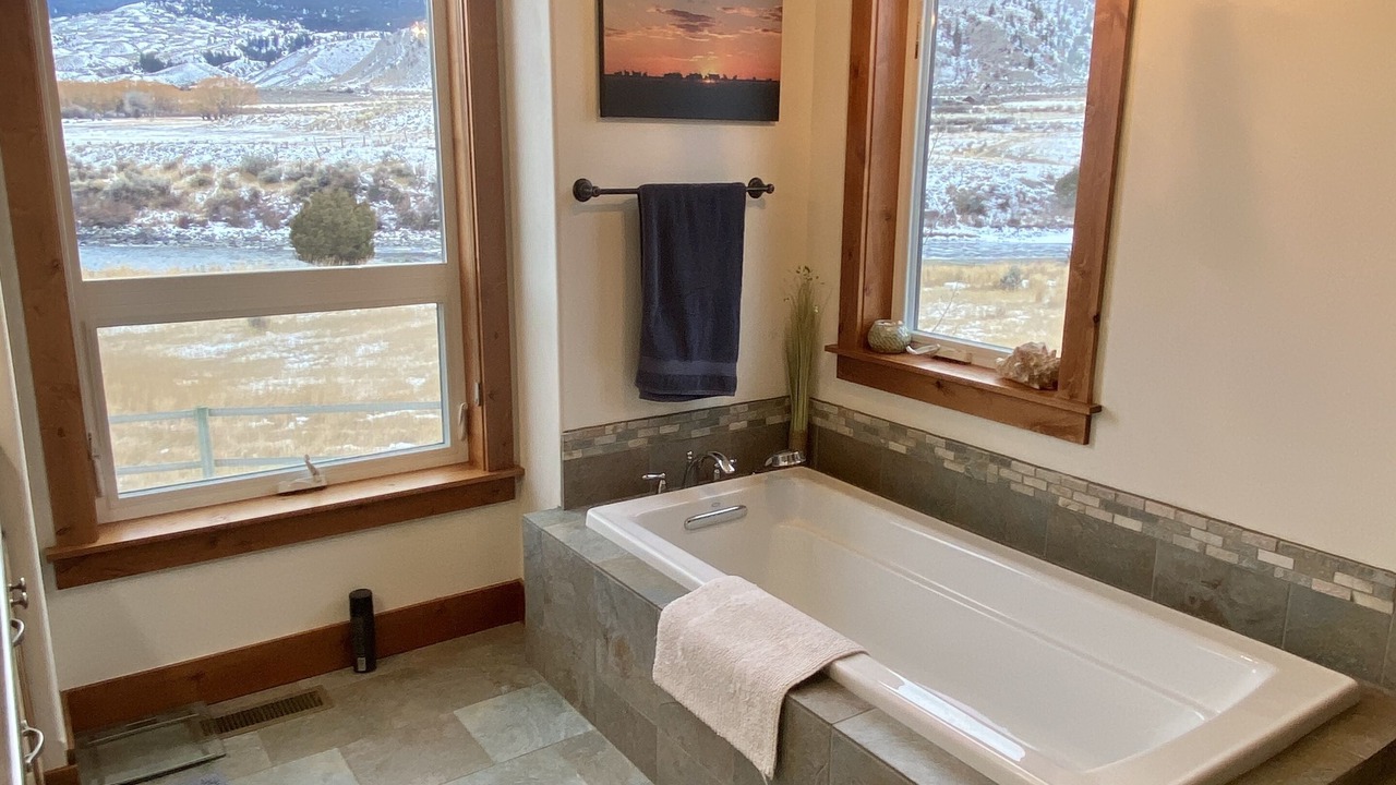 Photo of Bathroom in Gardiner