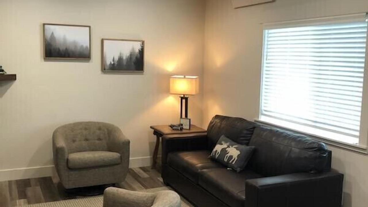 Photo of Bedroom in Salmon
