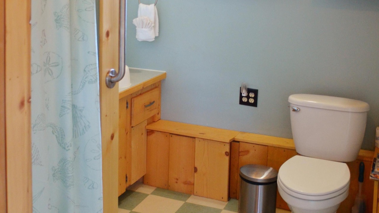 Photo of Bathroom in West Yellowstone