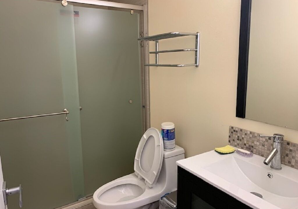 Photo of Bathroom in Beverlywood