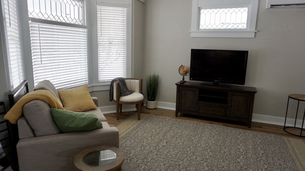 Photo of Livingroom in Riverfront