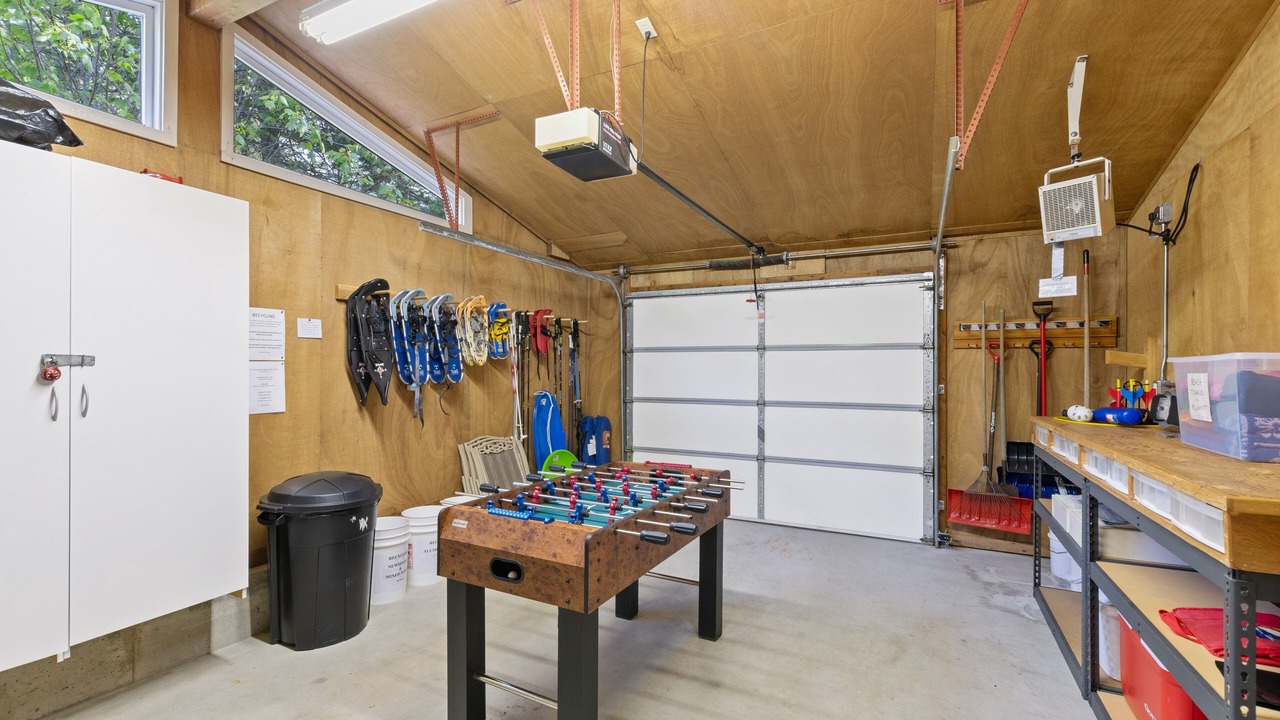 Photo of Bedroom in West Glacier