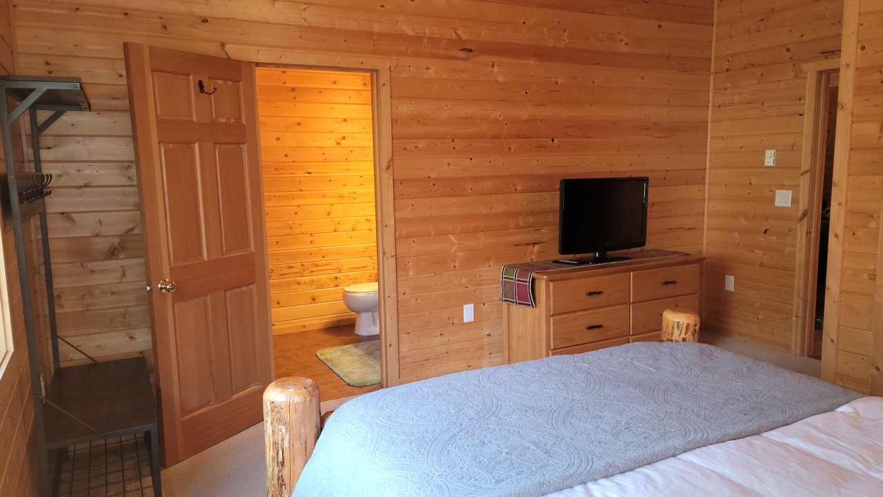 Photo of Bedroom in Island Park