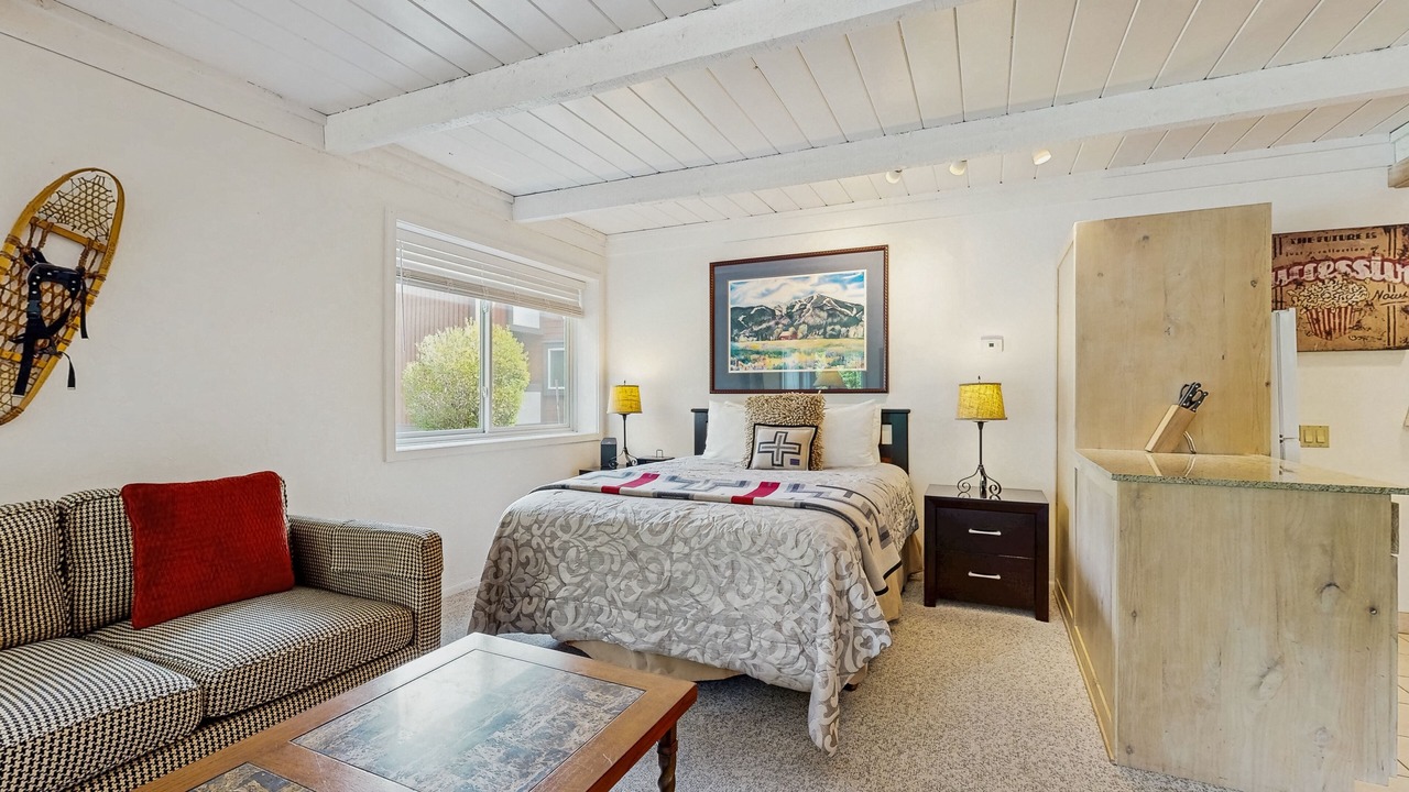 Photo of Bedroom in Elkhorn