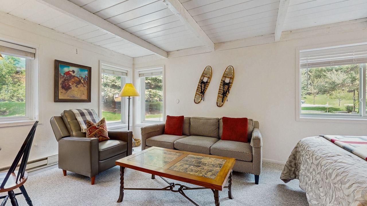 Photo of Livingroom in Elkhorn