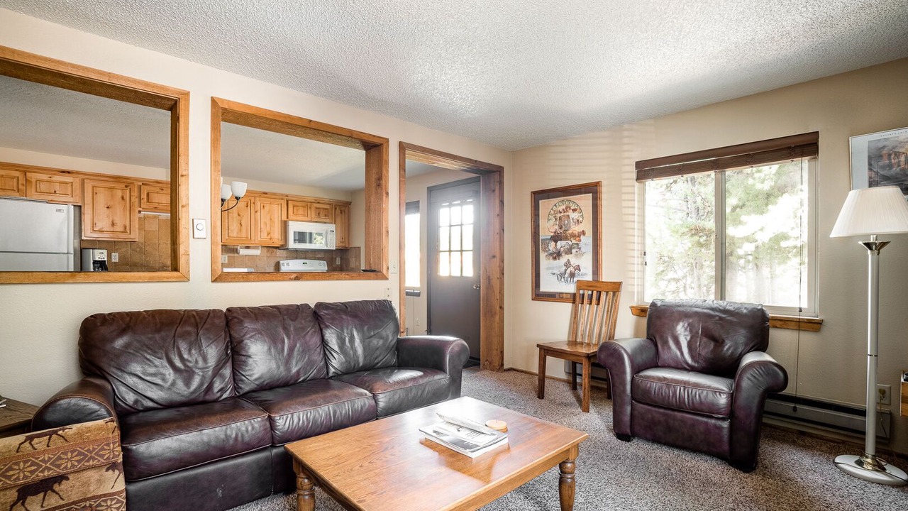 Photo of Livingroom in West Yellowstone