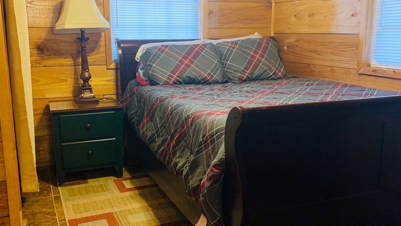 Photo of Bedroom in Petal