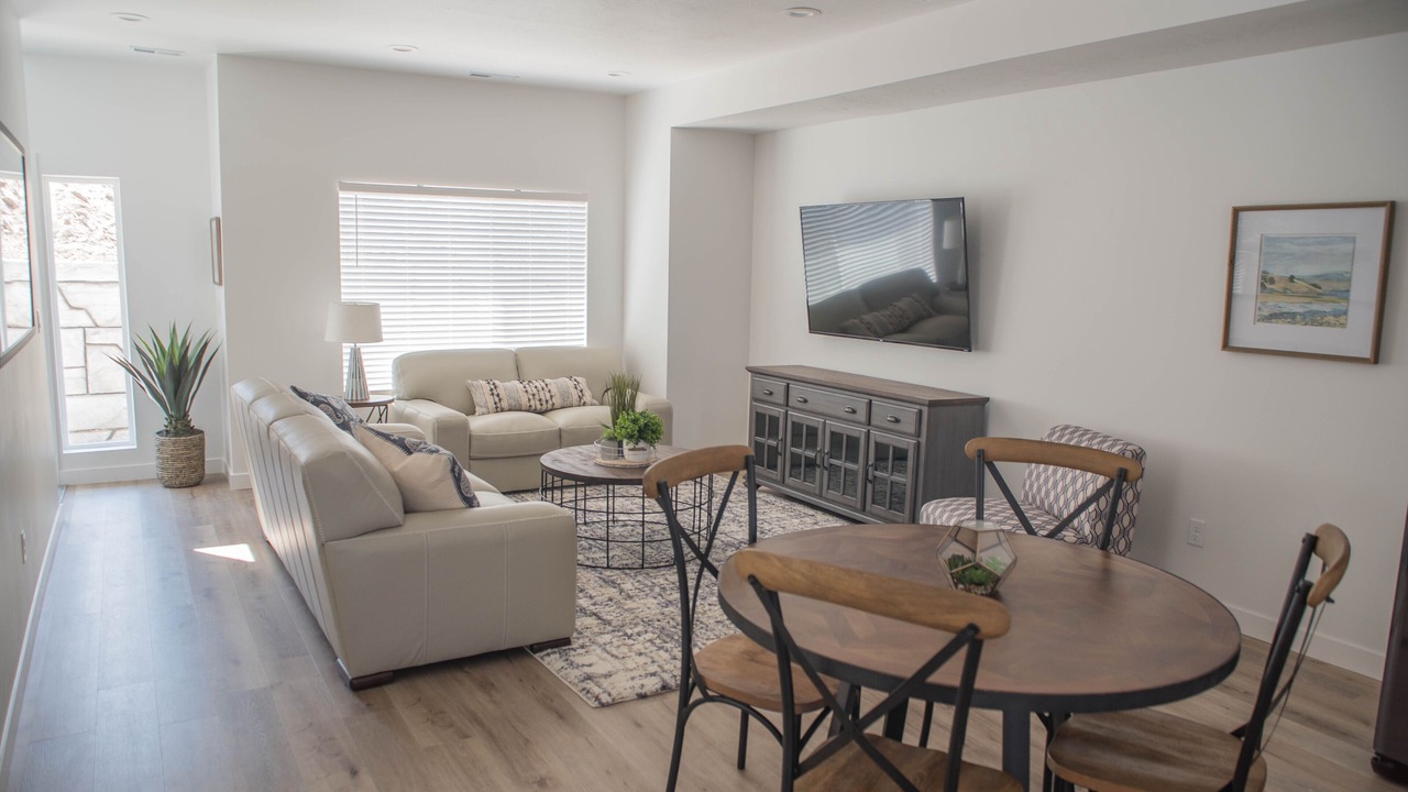 Photo of Livingroom in Bountiful