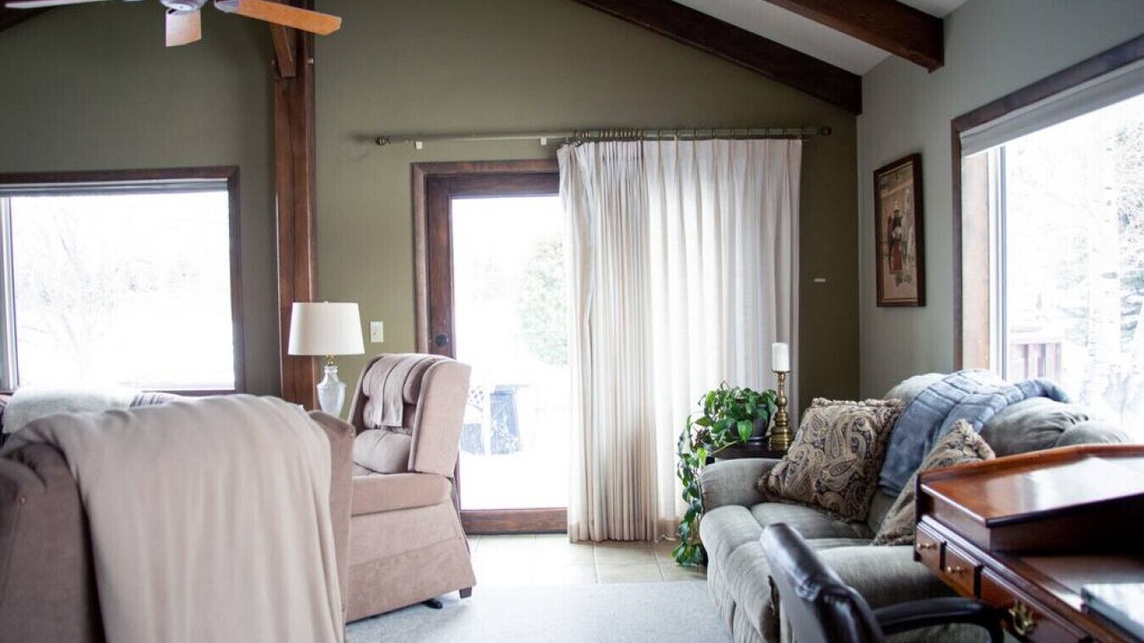 Photo of Livingroom in Four Corners