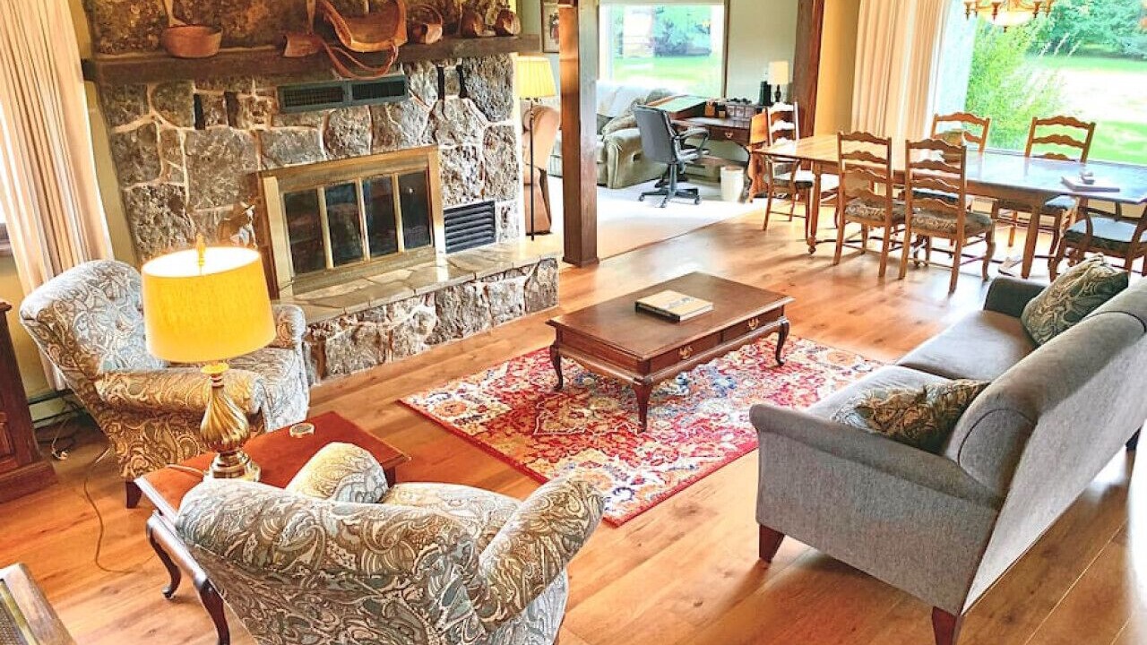 Photo of Livingroom in Four Corners