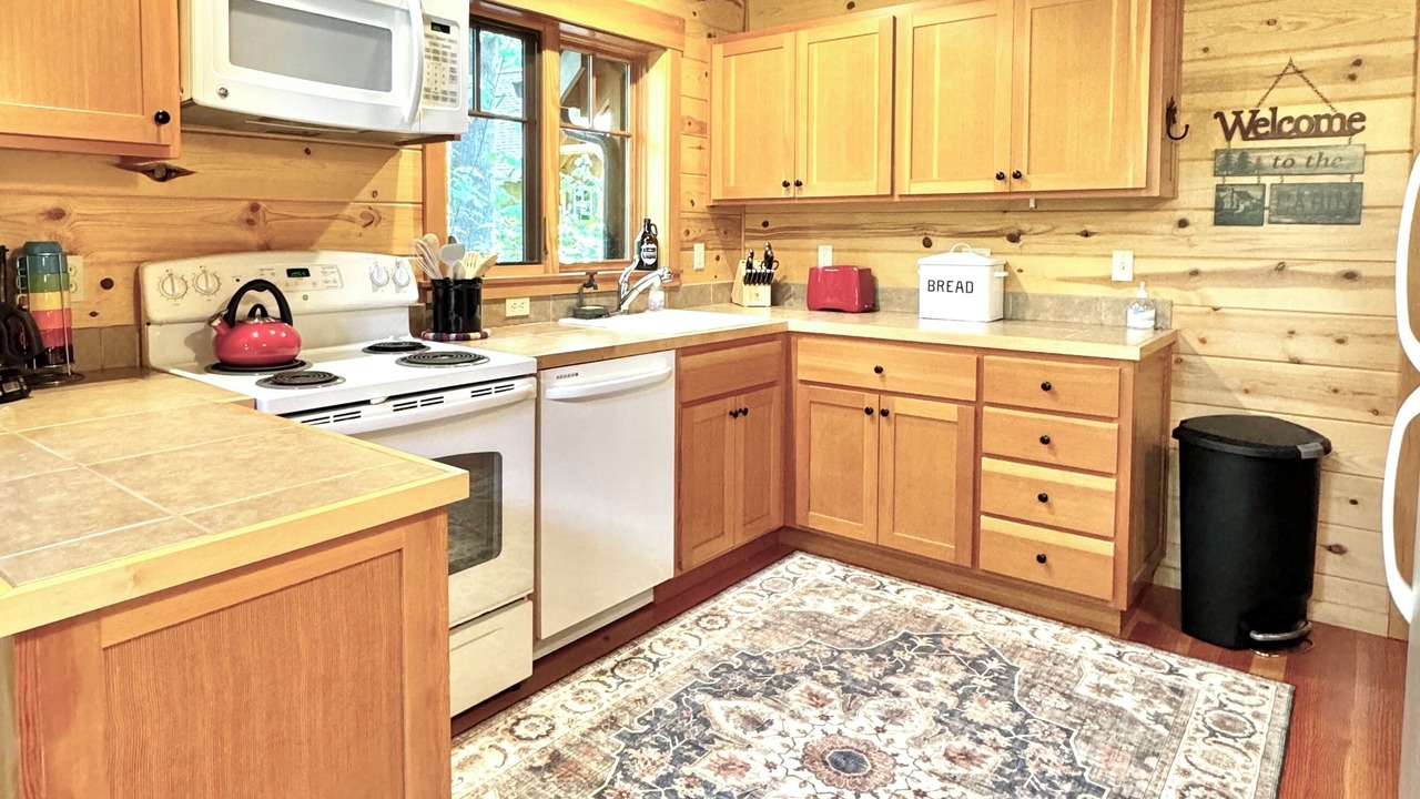Photo of Kitchen in McKenzie Bridge