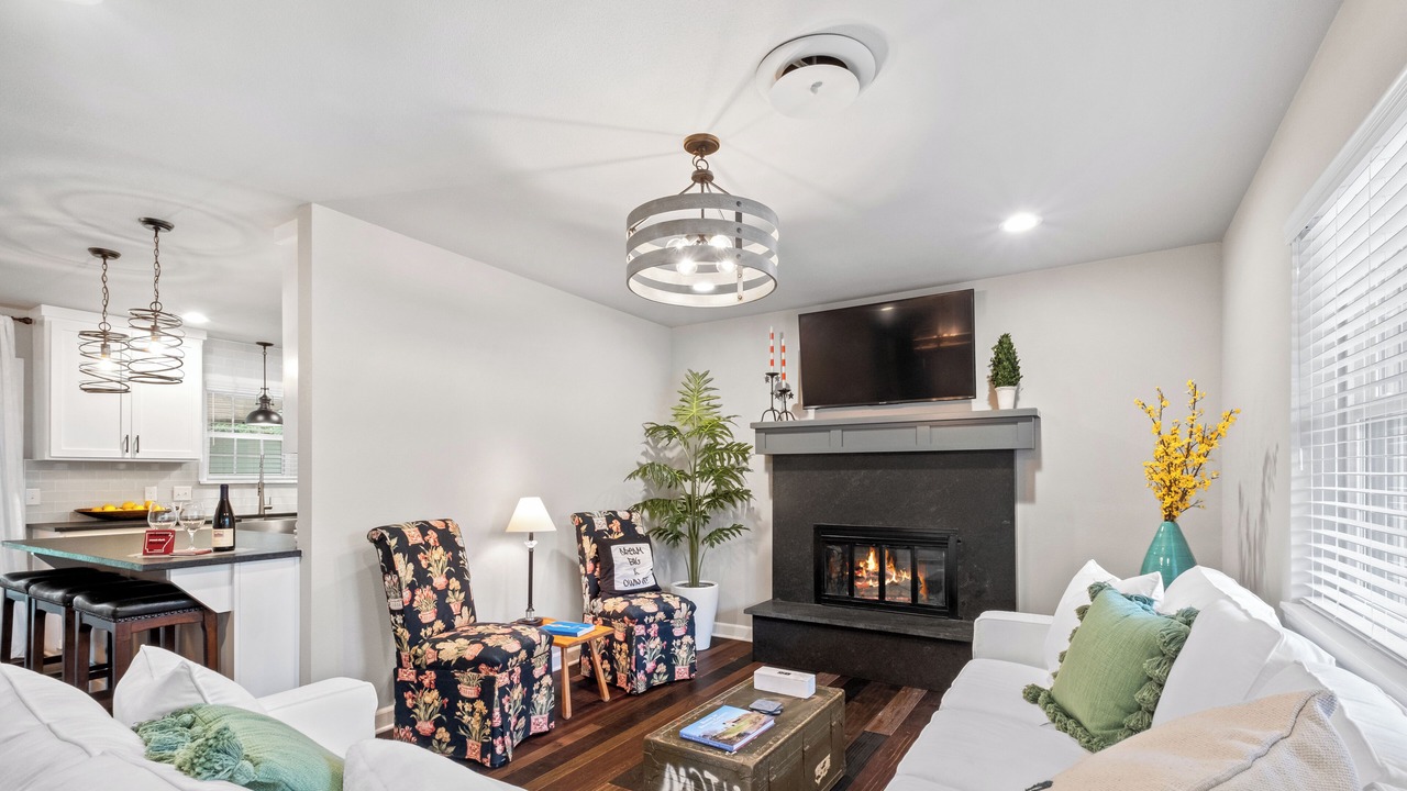 Photo of Livingroom in Downtown