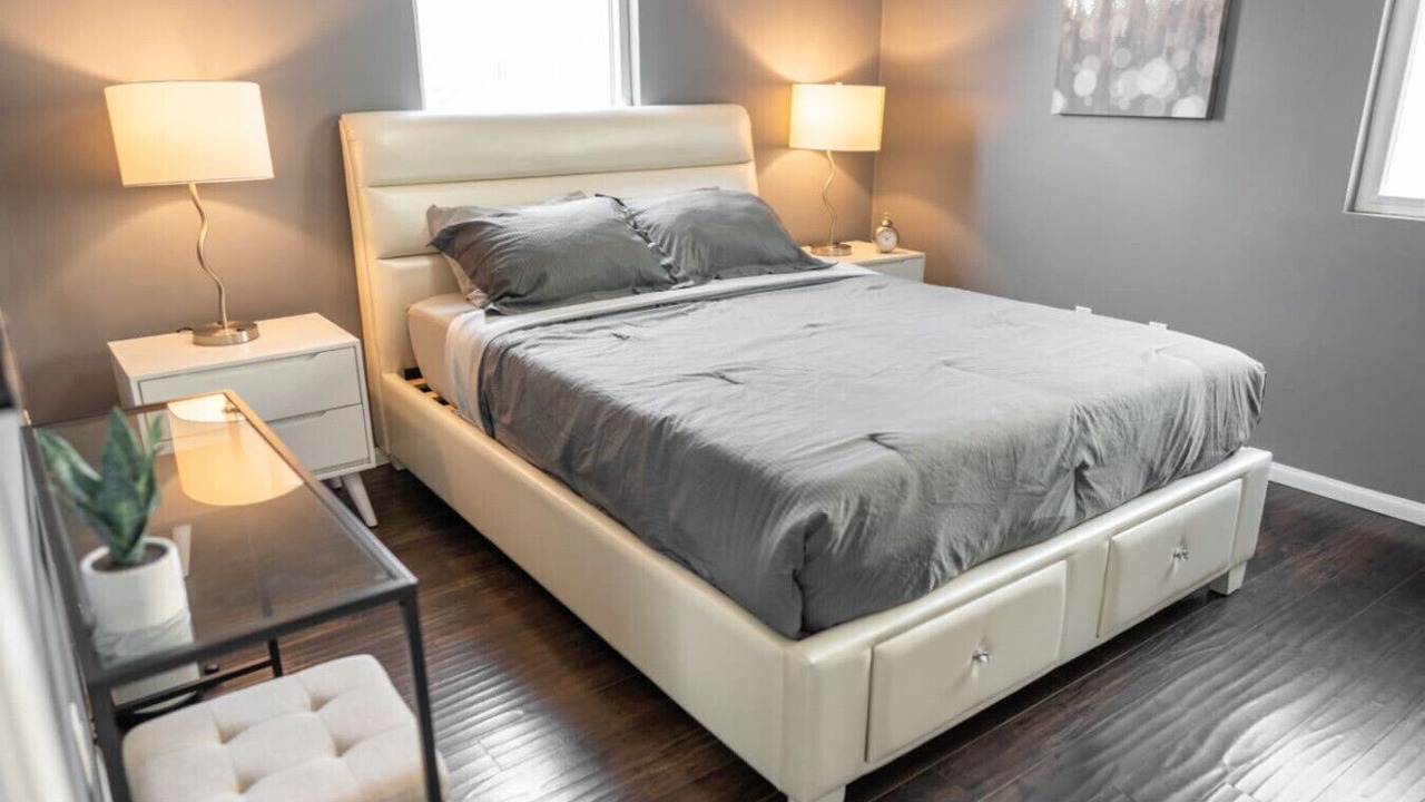 Photo of Bedroom in NoHo Arts District