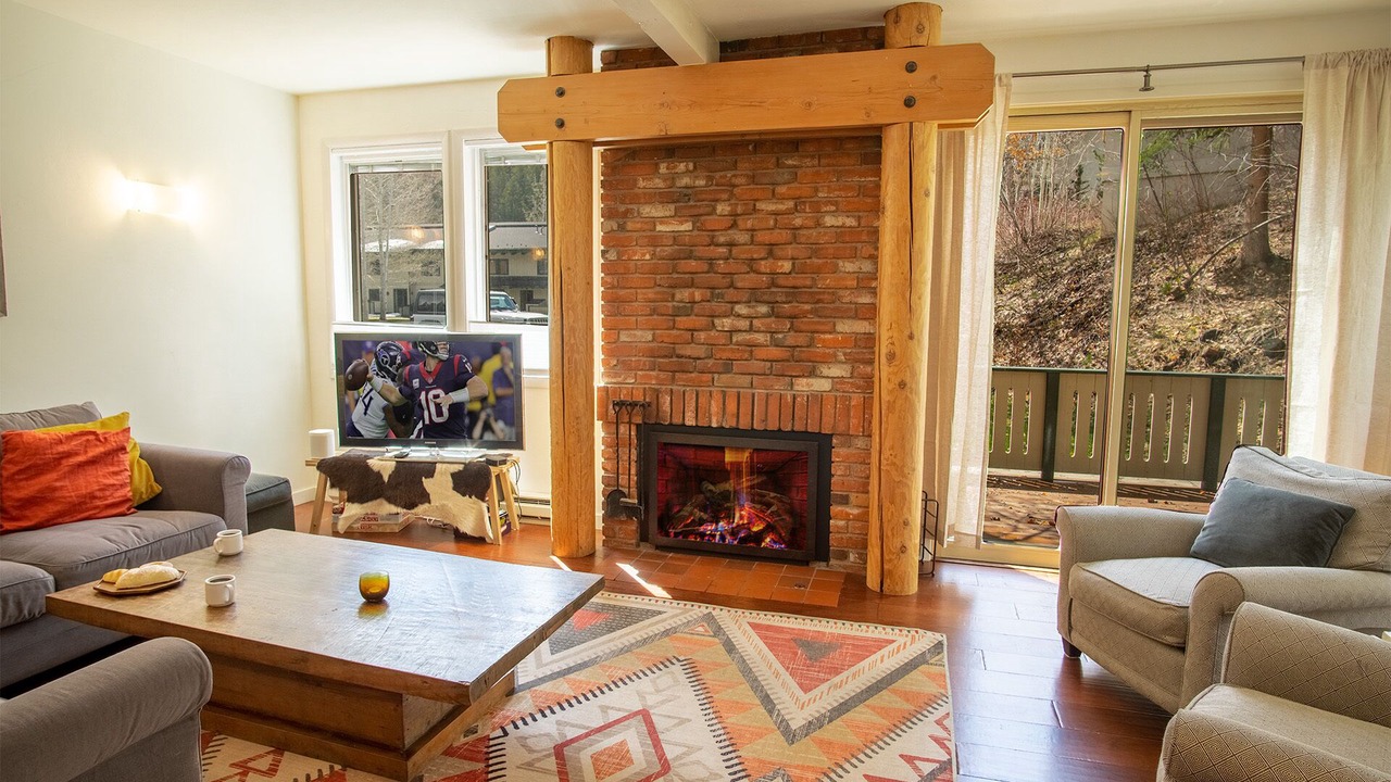 Photo of Livingroom in Warm Springs