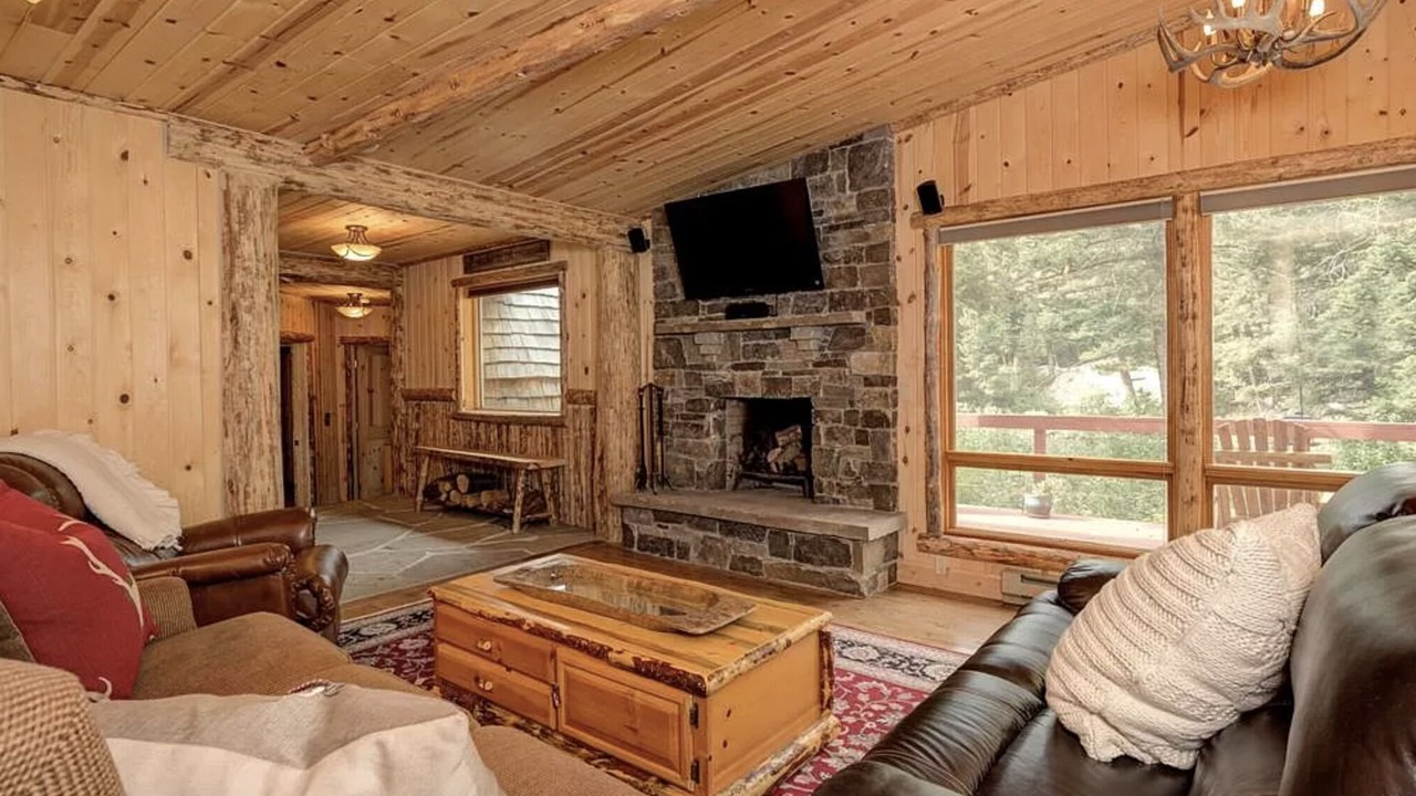 Photo of Livingroom in Gallatin Gateway