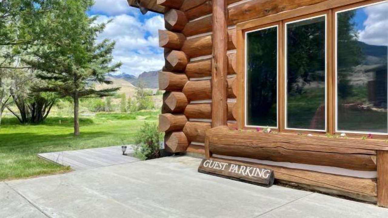 Photo of Others in Wapiti