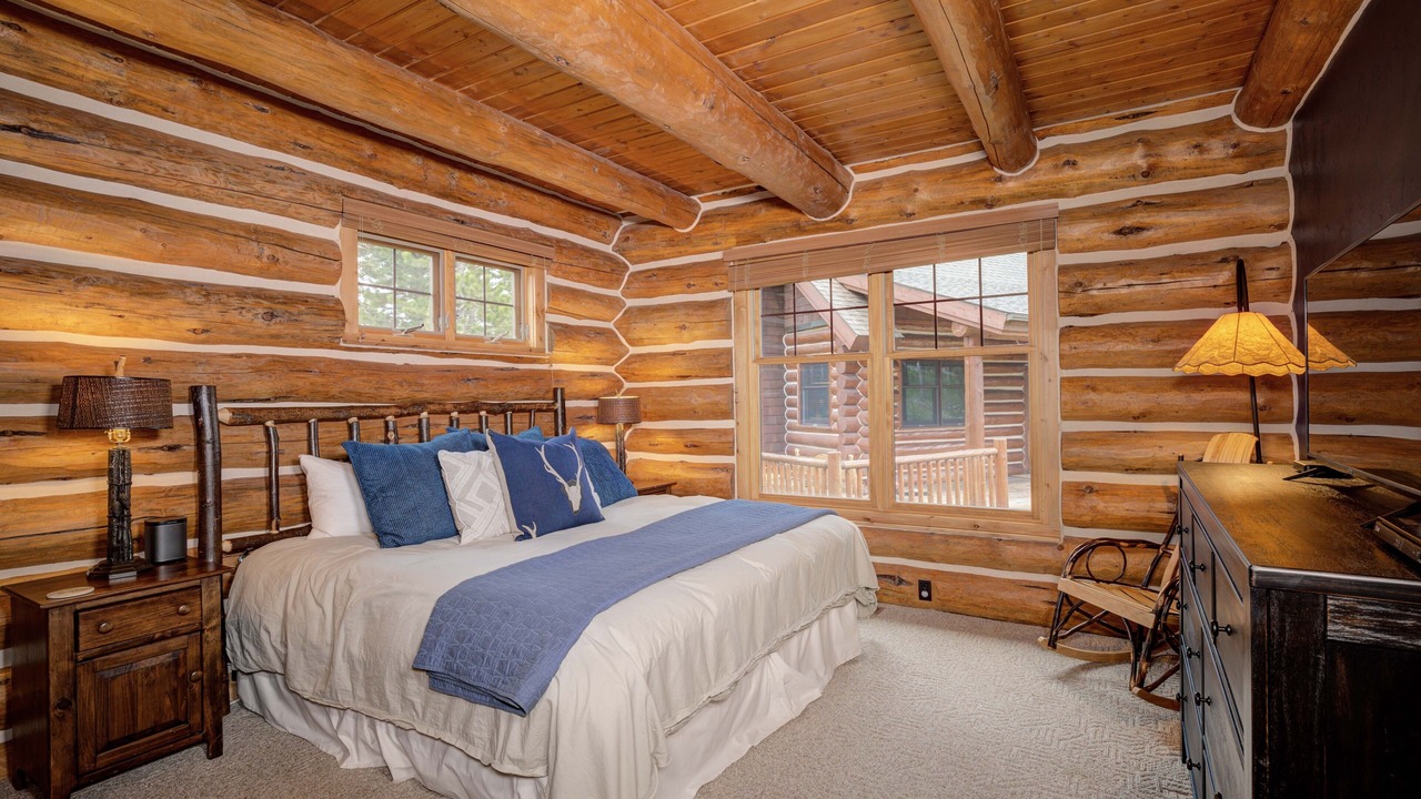 Photo of Bedroom in Powder Ridge