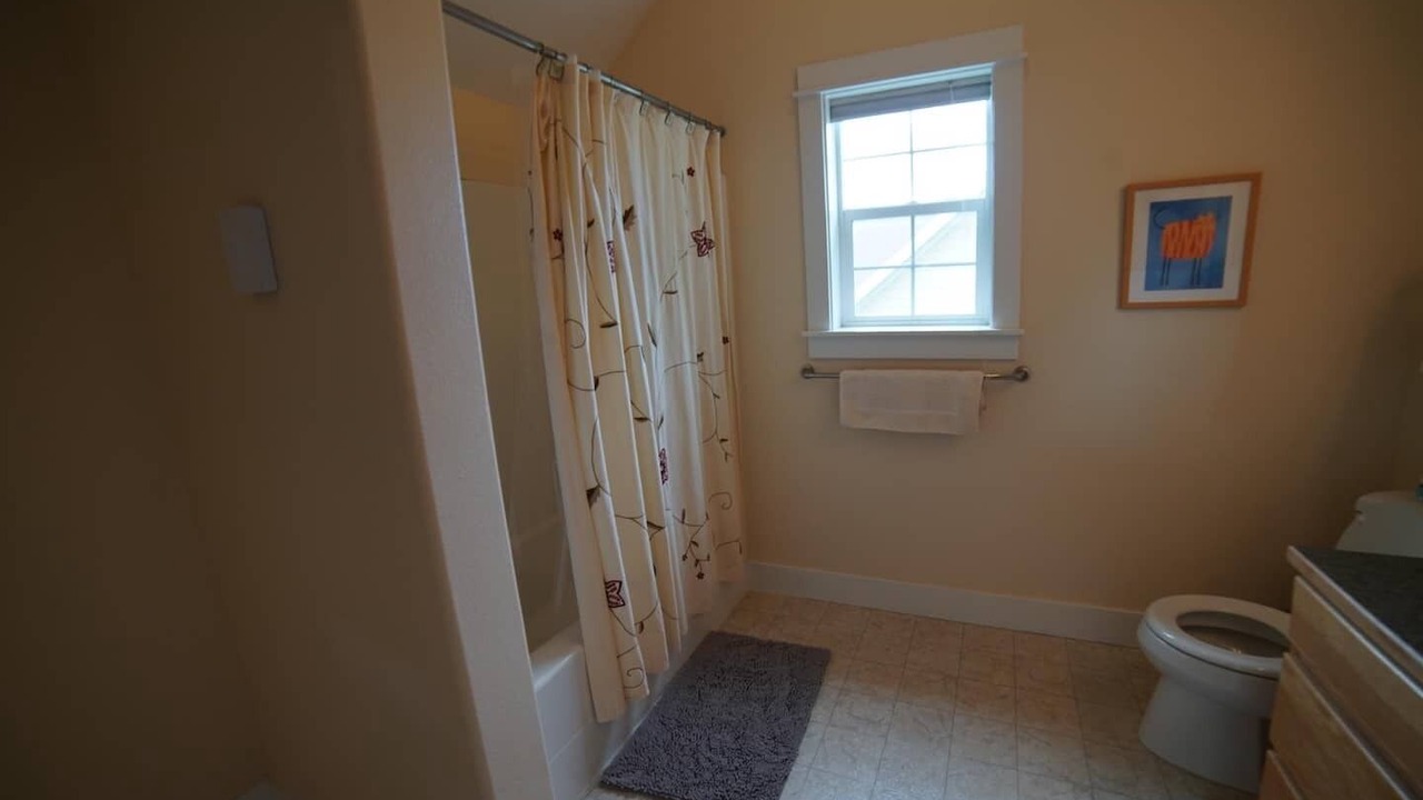 Photo of Bathroom in Creekside Meadows