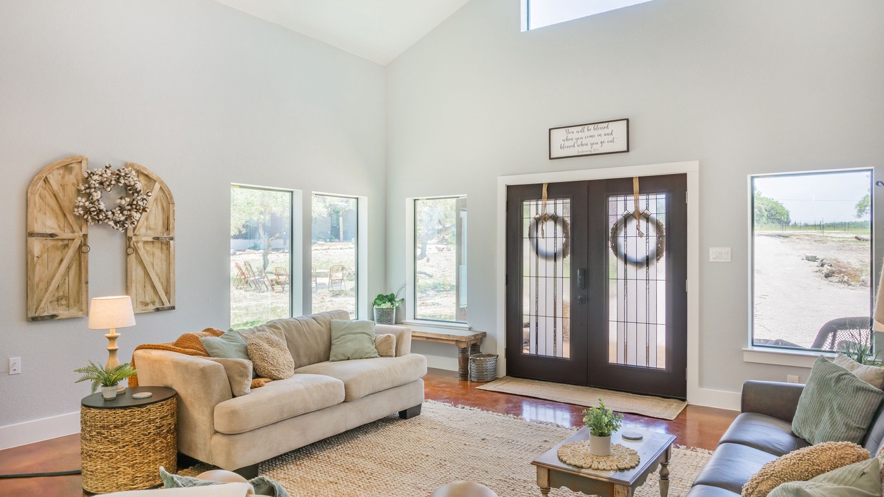 Photo of Livingroom in Spring Branch
