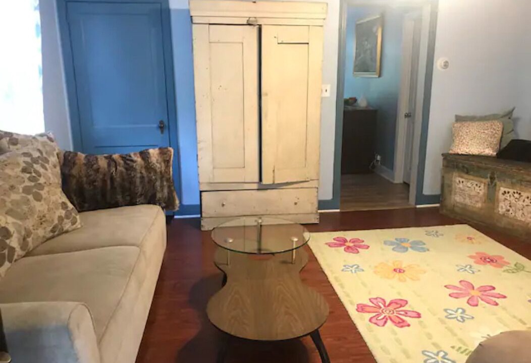 Photo of Livingroom in Brighton Heights