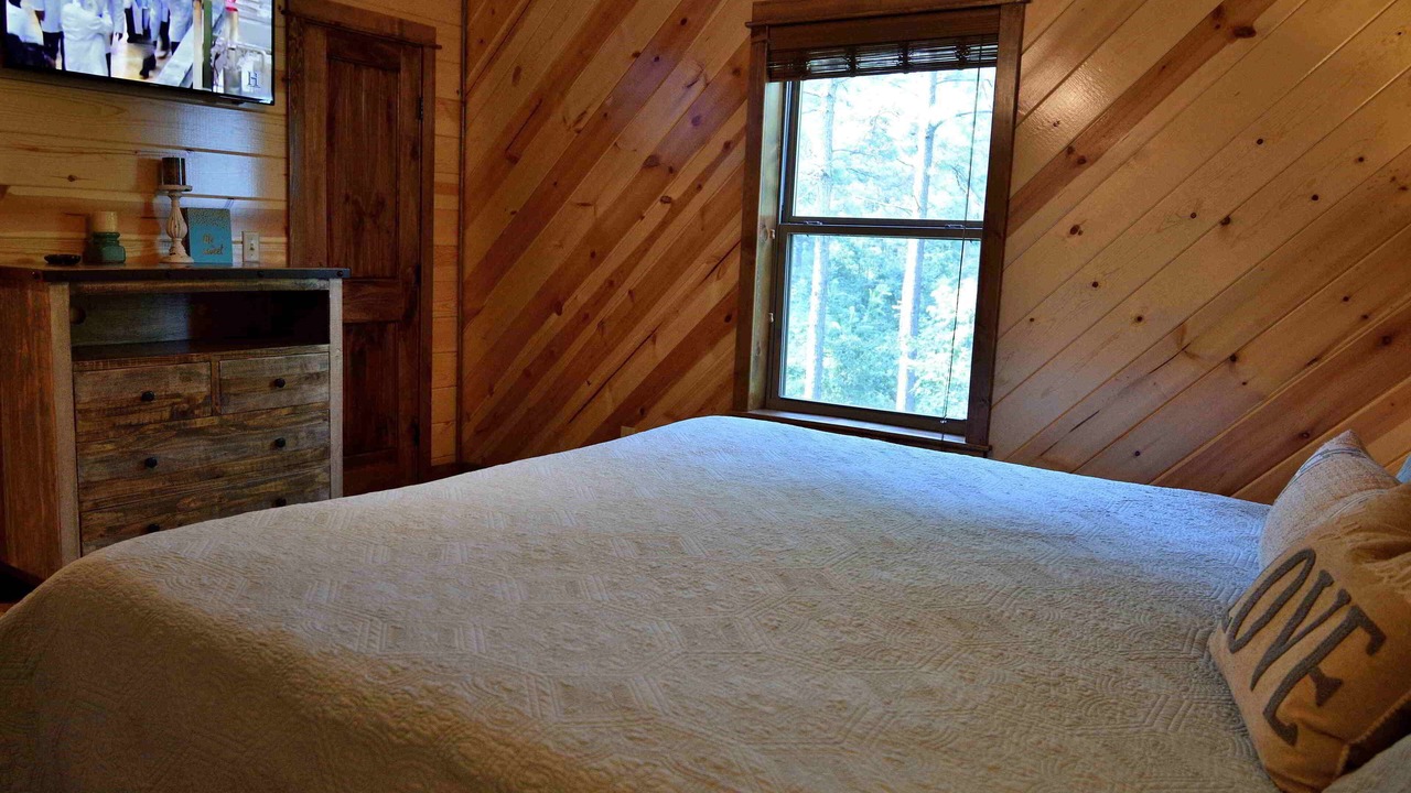 Photo of Bedroom in Hochatown