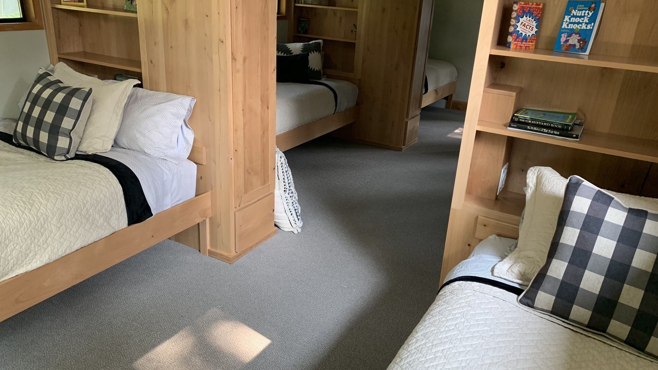 Photo of Bedroom in Gates