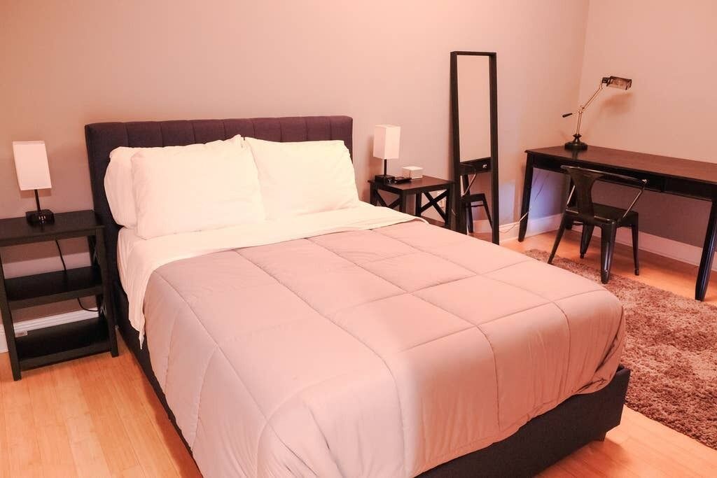 Photo of Bedroom in Wholesale District