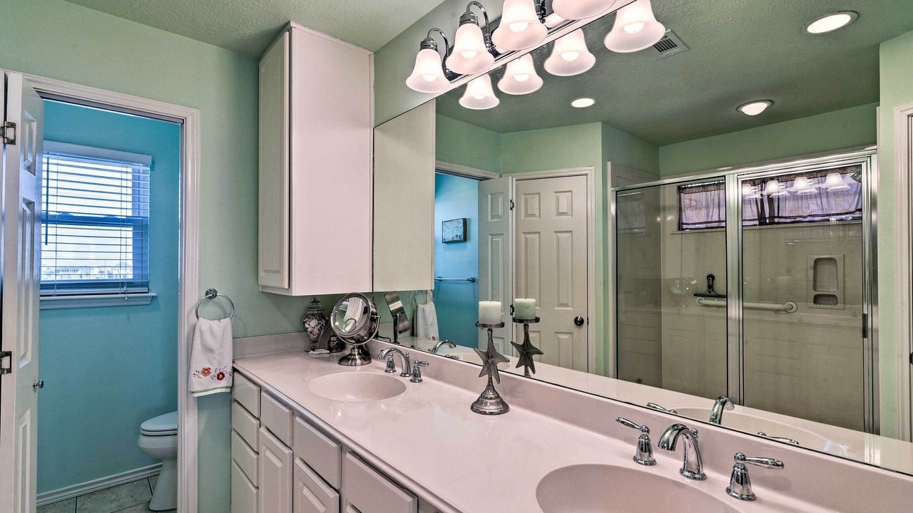 Photo of Bathroom in Indian Beach