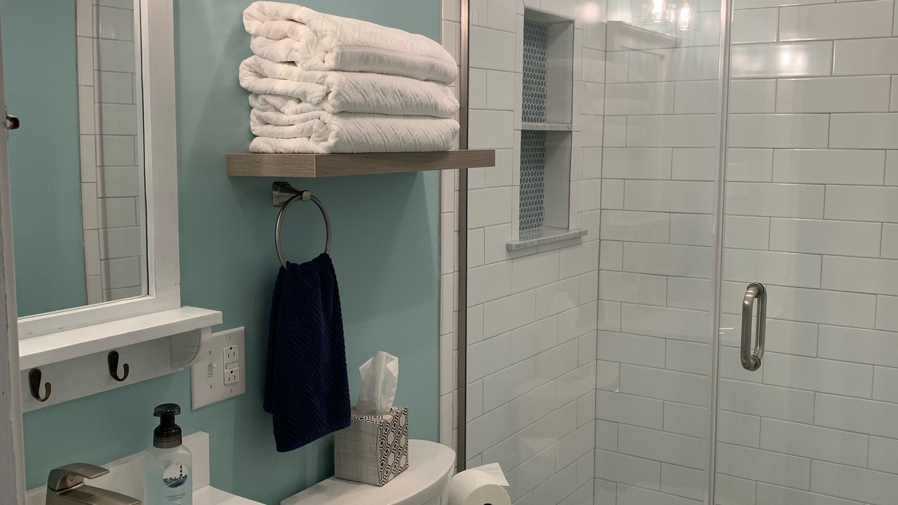Photo of Bathroom in Conneaut