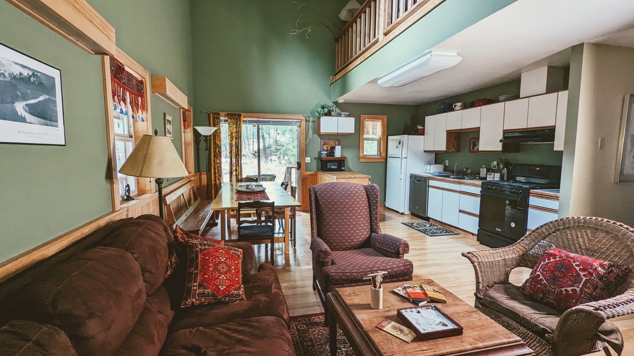 Photo of Livingroom in Mazama