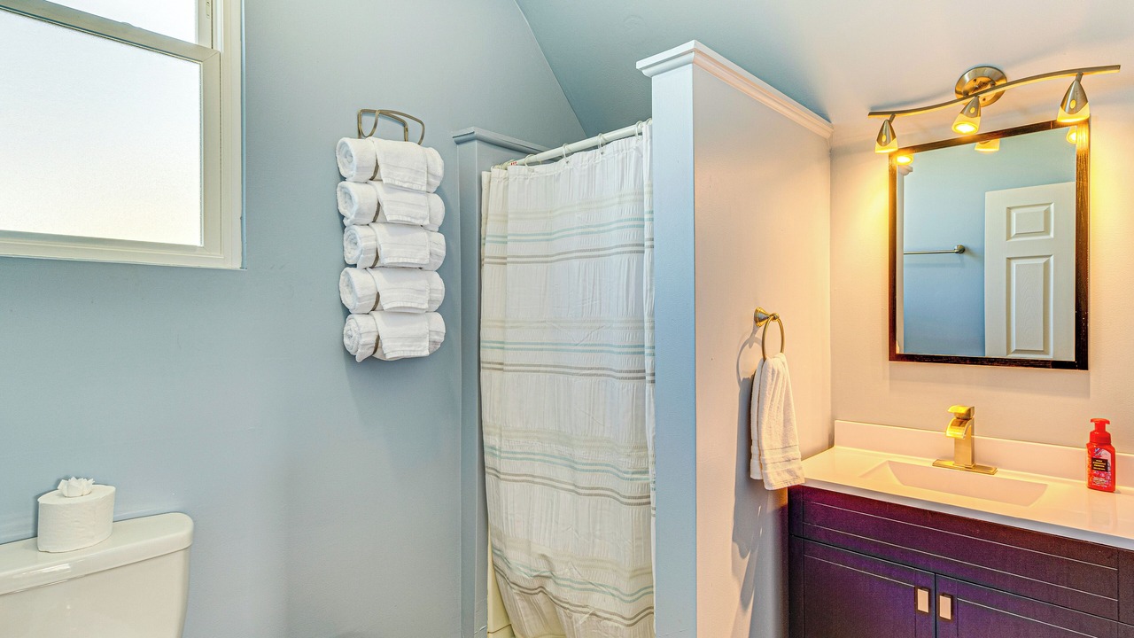 Photo of Bathroom in Babe Denny