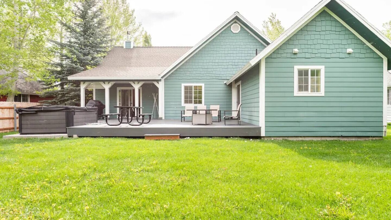 Photo of Outdoor in Creekside Meadows