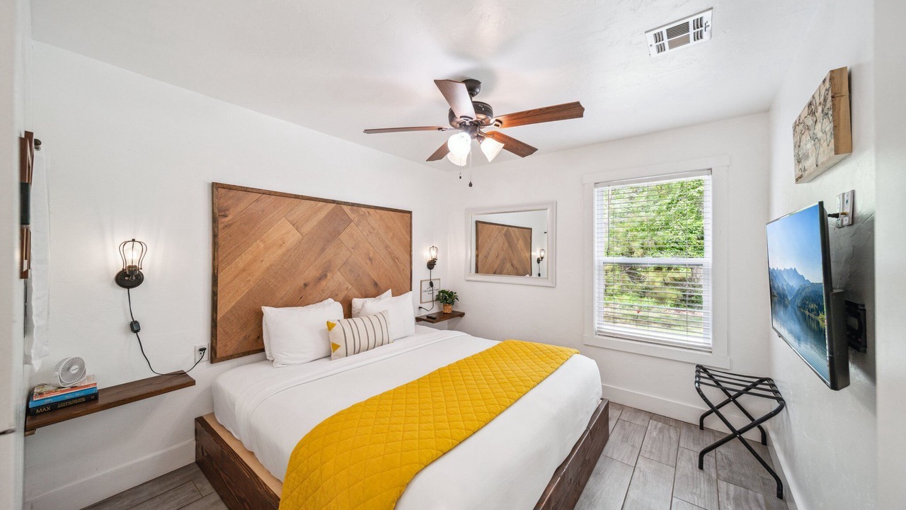 Photo of Bedroom in Grove