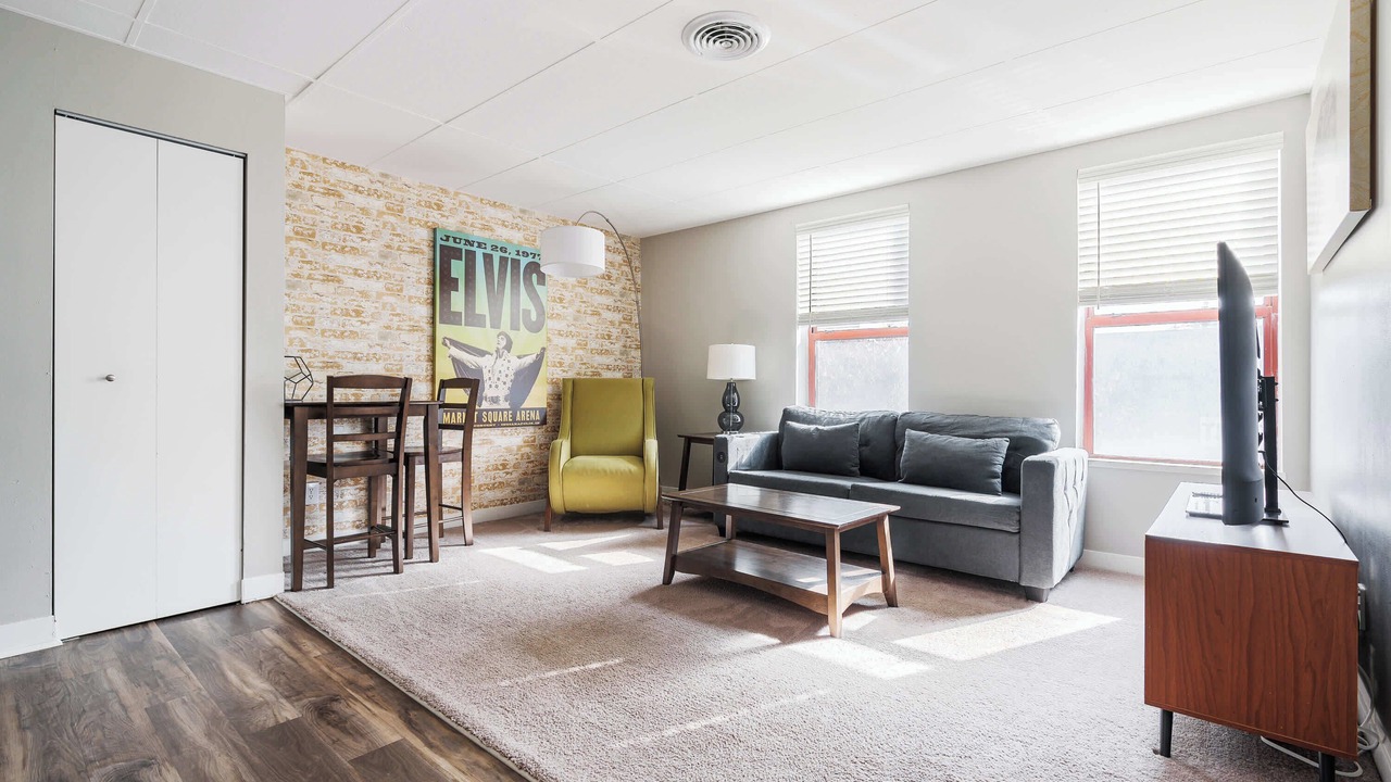 Photo of Livingroom in Chatham-Arch