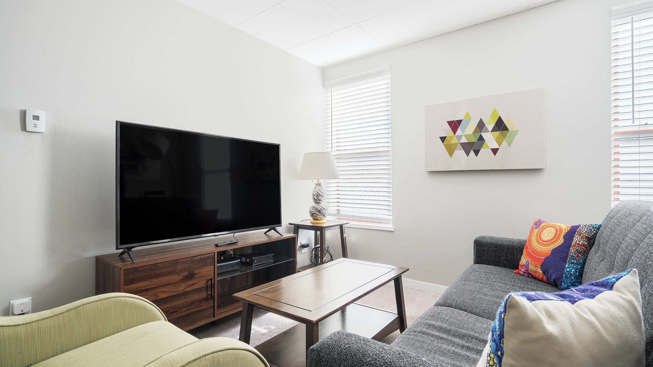 Photo of Livingroom in Chatham-Arch