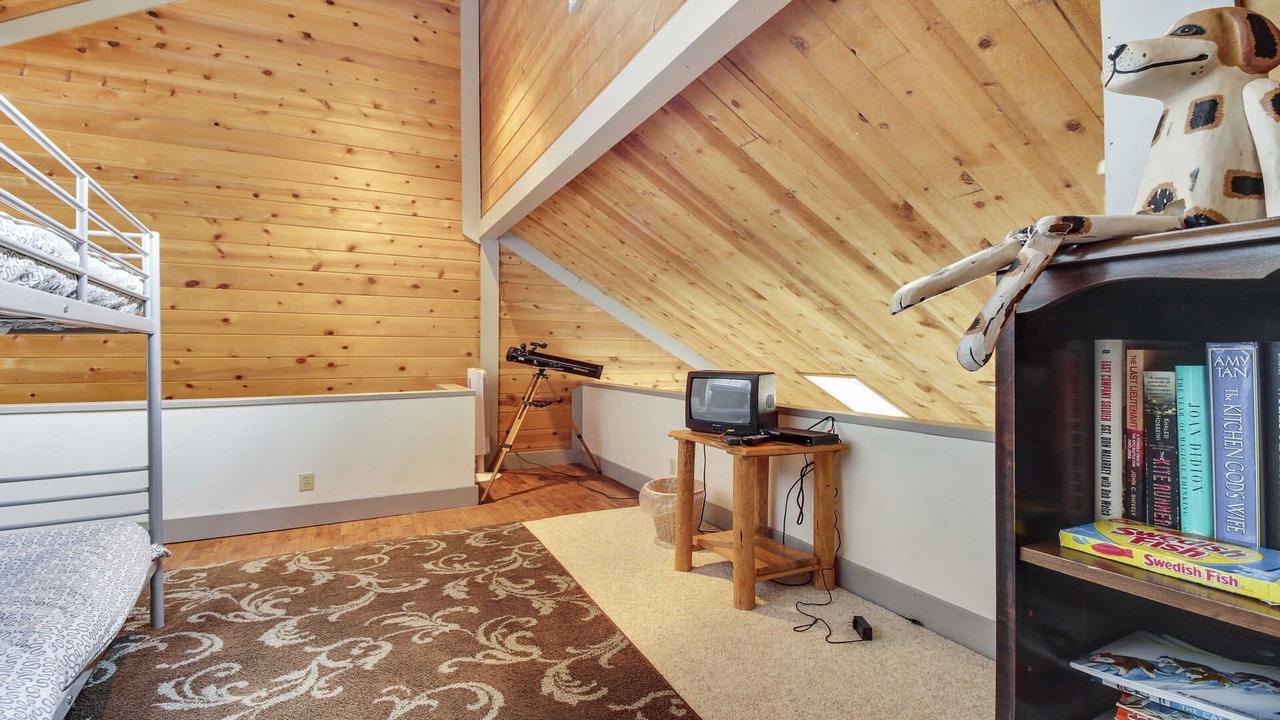 Photo of Bedroom in Overlook Park