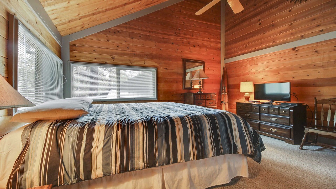 Photo of Bedroom in Overlook Park