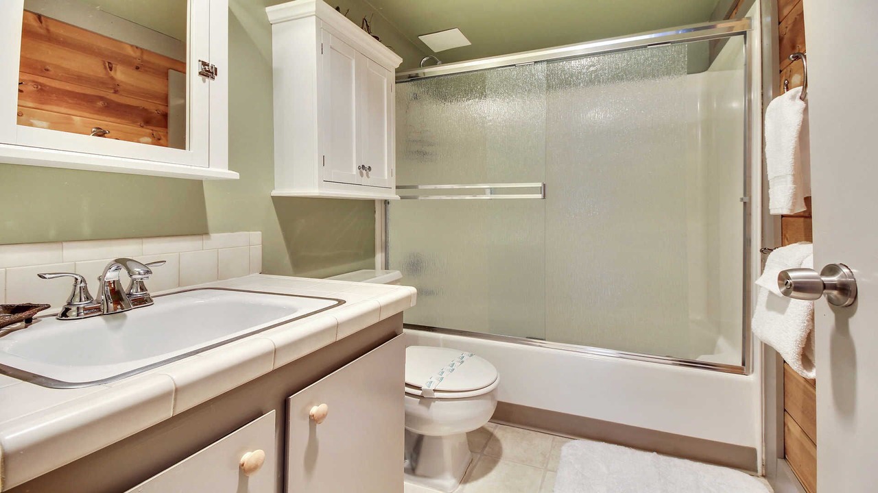 Photo of Bathroom in Overlook Park