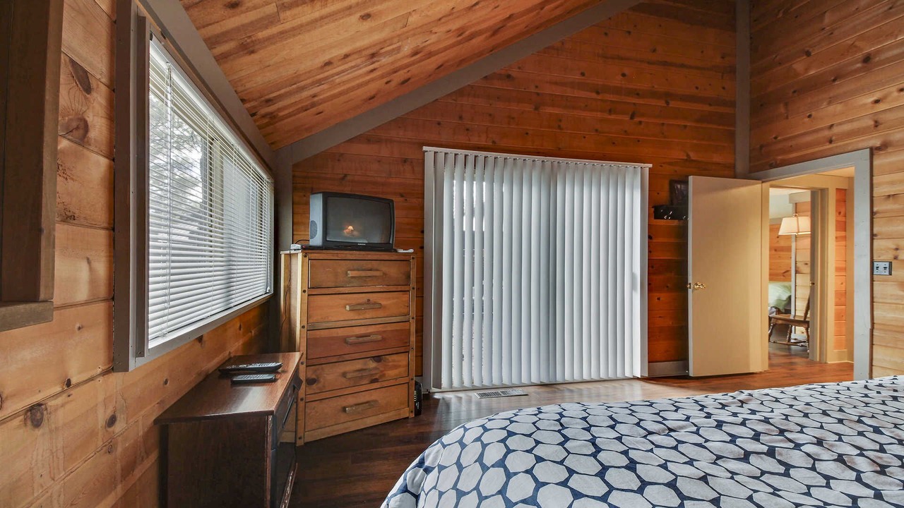 Photo of Bedroom in Overlook Park